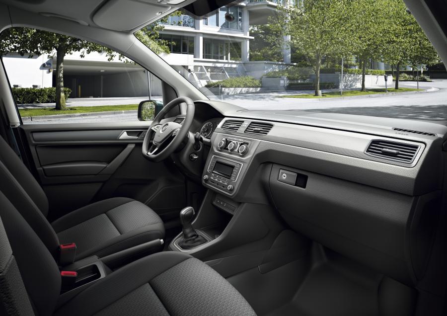Интерьер Volkswagen Caddy Trendline BlueMotion Edition TGI 2016 года  (фото 3 из 3)
